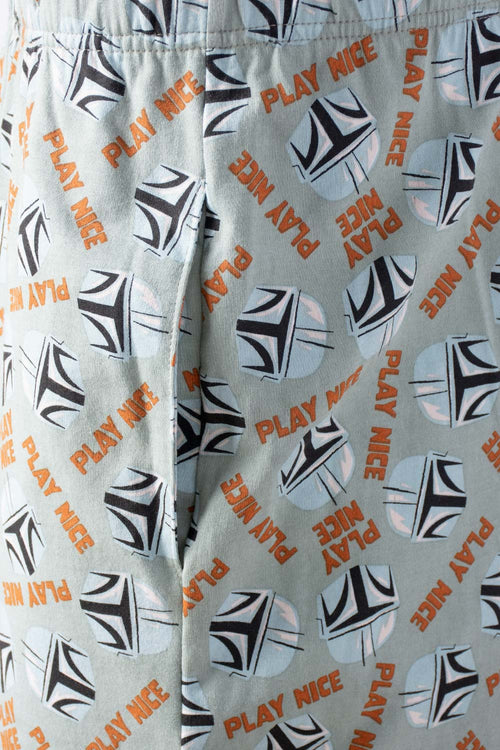 Card slide image -  PIJAMA DE MANDALORIAN CON PANTALON CORTO PARA HOMBRE