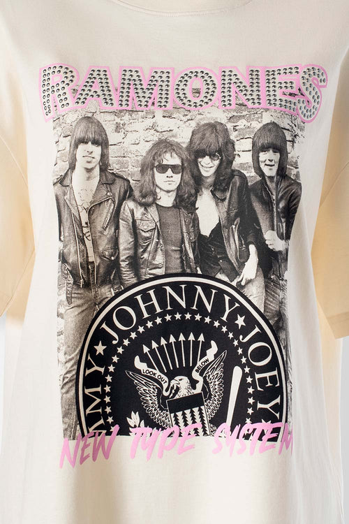 Card slide image -  CAMISETA DE RAMONES REGULAR FIT PARA MUJER